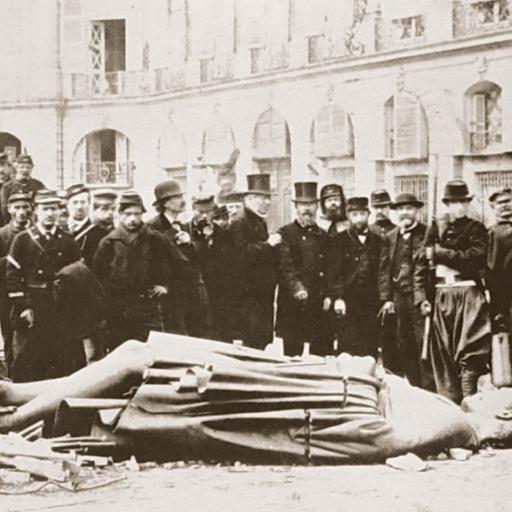 Quando as estátuas caem