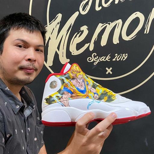 Custom Sneakers bersama Sabmarinart