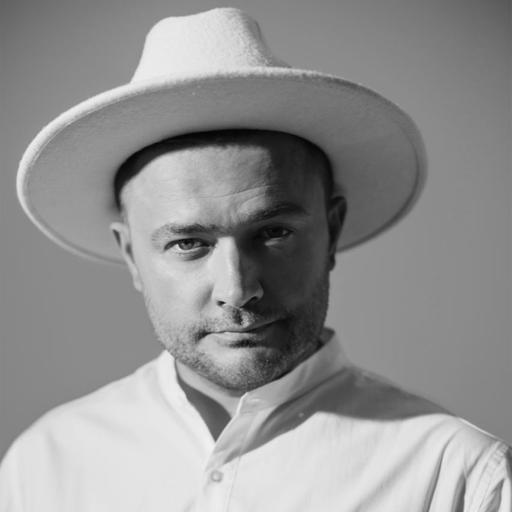 ALEXEY ROMEO - White Knight